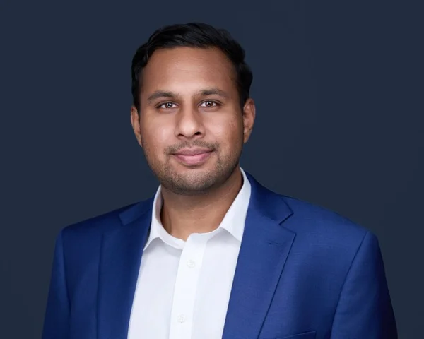 Professional financial services headshot example 3 - Conshohocken photography by Images by IBA