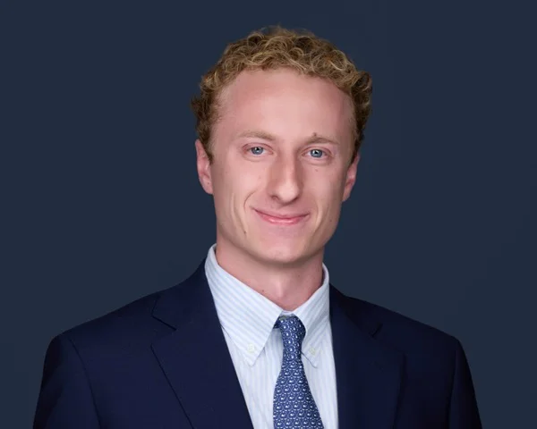 Professional financial services headshot example 4 - Conshohocken photography by Images by IBA