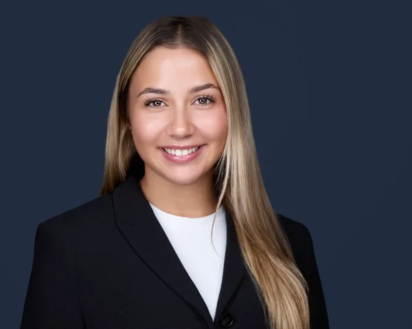 Professional financial services headshot example 5 - Conshohocken photography by Images by IBA